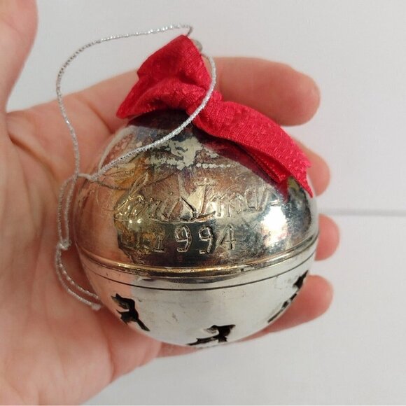 International Silver Co 1994 Silver Plated Reindeer Christmas Ornament - Picture 2 of 5